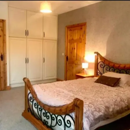 Gurteen House Apartment