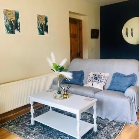 Gurteen House Apartment *
