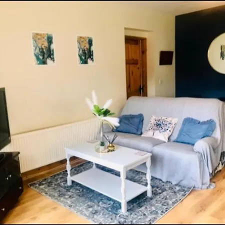 Gurteen House Apartment *